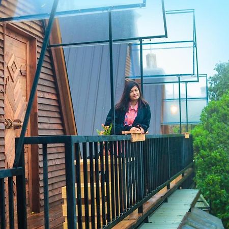 Hunters Wood Cabins 努沃勒埃利耶 外观 照片