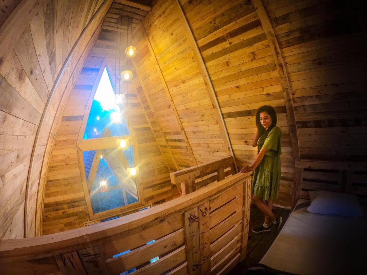 Hunters Wood Cabins 努沃勒埃利耶 外观 照片