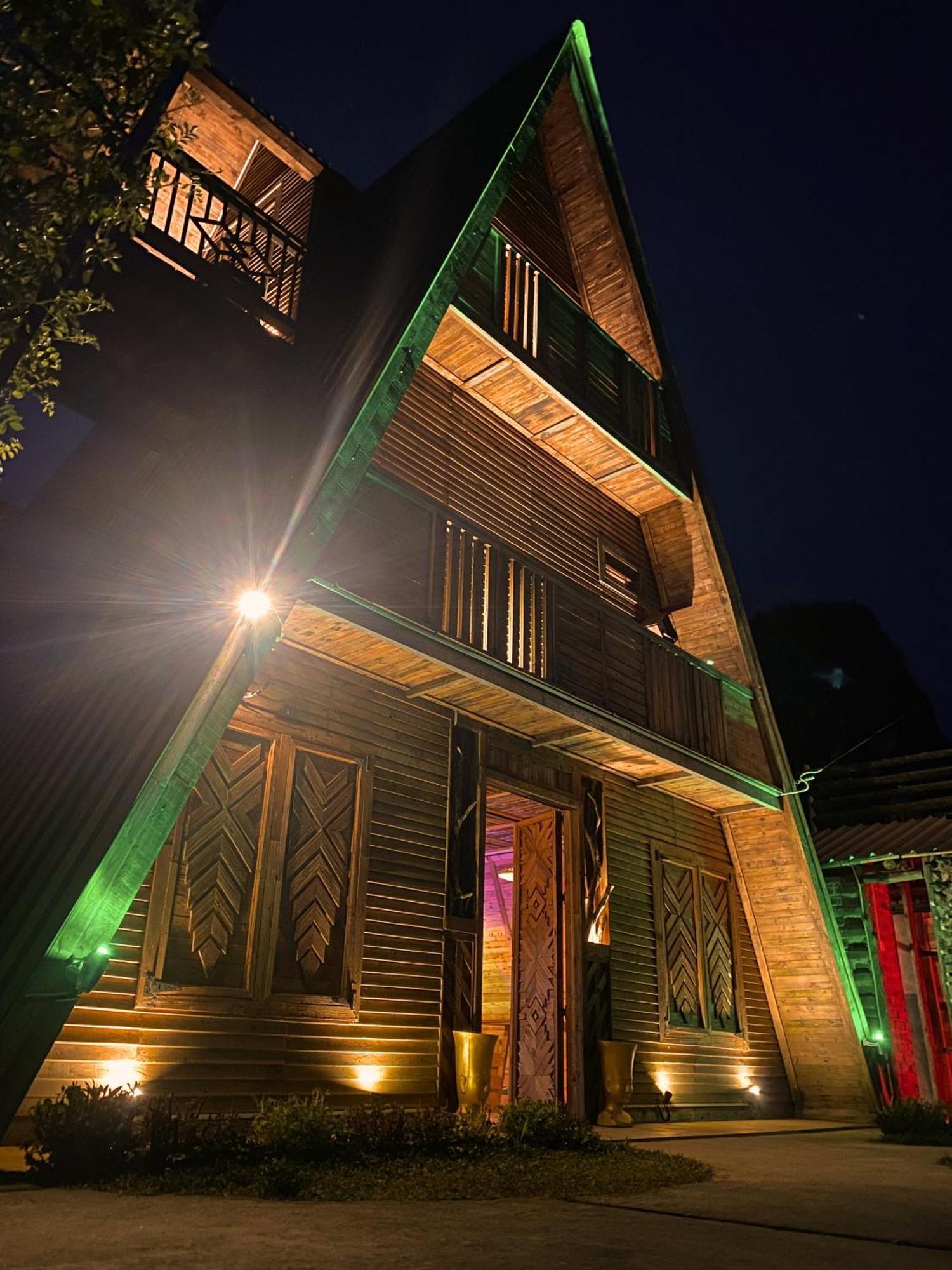 Hunters Wood Cabins 努沃勒埃利耶 外观 照片